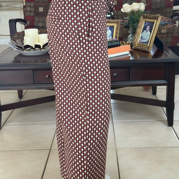 - elevated pants; pattern - Picture 3 of 3